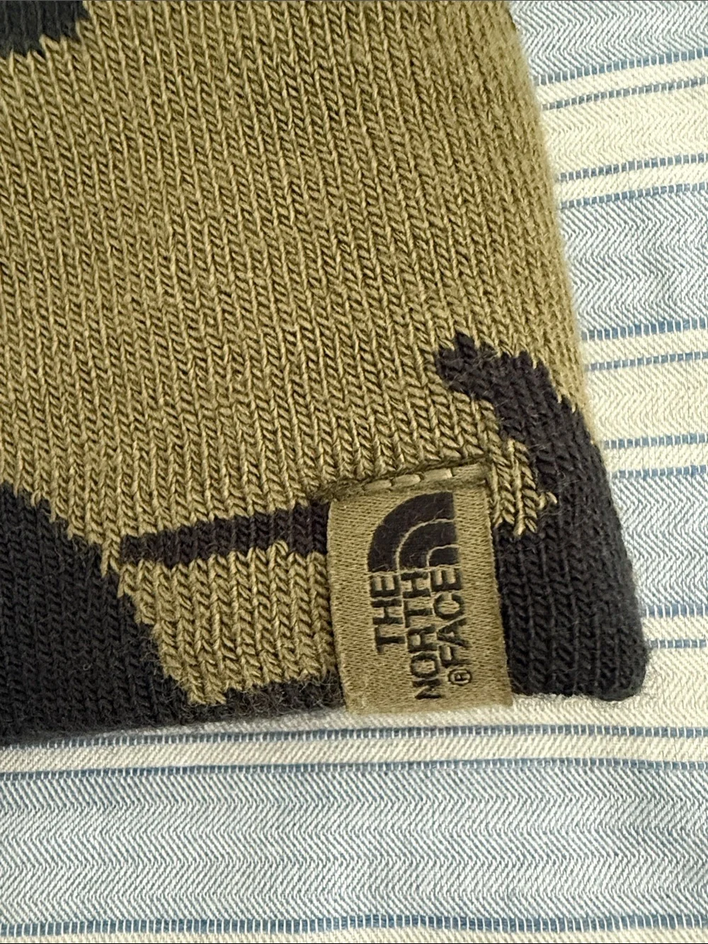 The North Face Kids Camo Pom Beanie - Olive & Black